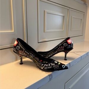 Dolce & Gabbana Graffiti Kiss Me Crown Heart heels